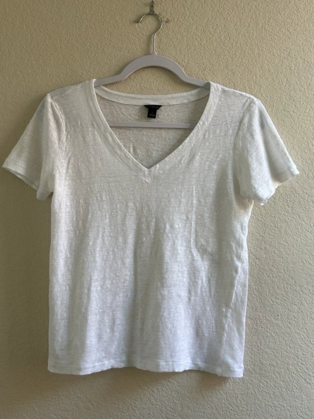 Ann Taylor Women's White V-neck Short Sleeve Super Soft Linen T-Shirt Size S
